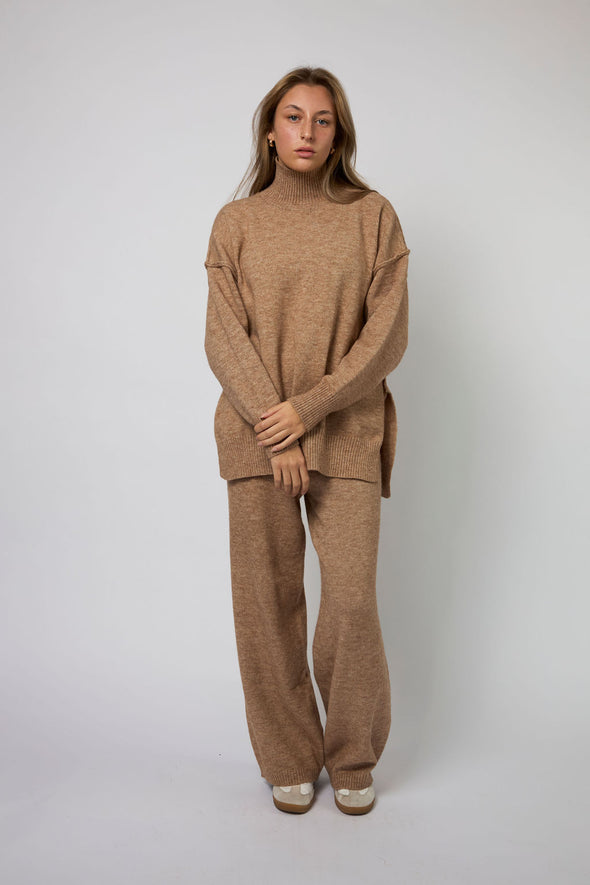 The Sweater Set Top - Mocha